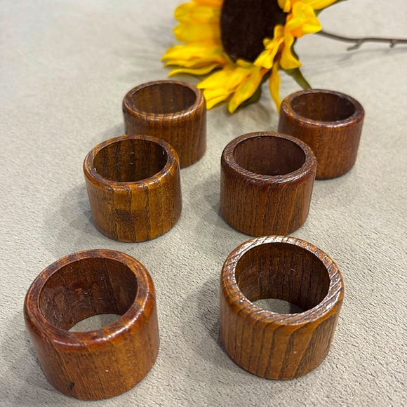 Vintage Wooden Natural Design Brown Napkins Ring Holder Holidays Set of 6 Pieces - Picture 2 of 8